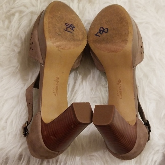 💕CLARKS💕 Peep Toe Suede Comfort Shoe Sandals - Picture 8 of 8